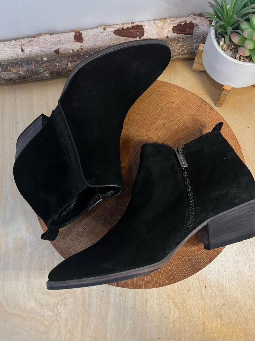 NWOB Aquatalia Marvin K Black Suede Booties Black Sole Size 9